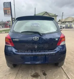 Toyota Yaris L Hatchback 3dr 2012 Blue