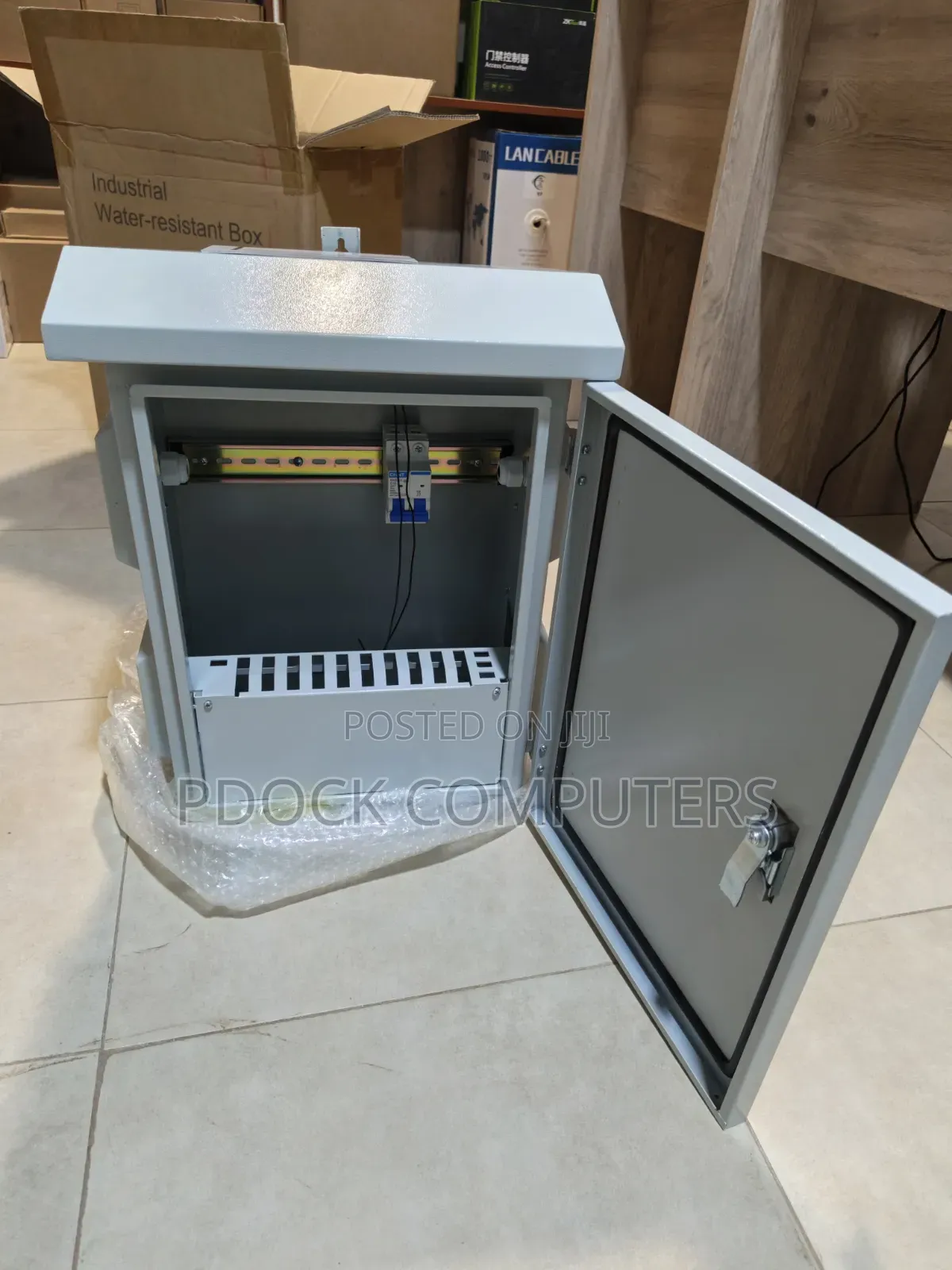 Industrial Water-Resistant Box Outdoor IP65/IP67