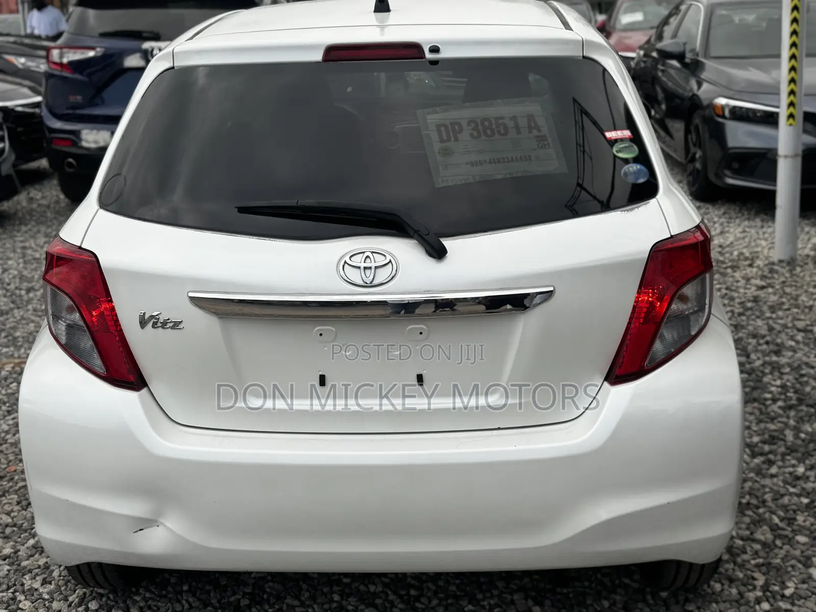Toyota Vitz 1.3 FWD 5dr 2013 White