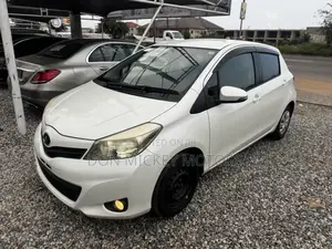 Toyota Vitz 1.3 FWD 5dr 2013 White