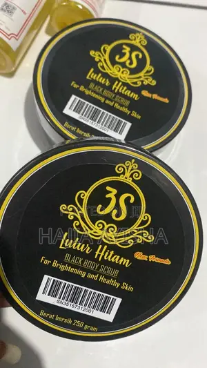 LuluHitam Black Body Scrub–Deep Cleansing Brightening Body Exfoliator