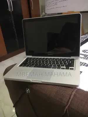 Laptop Apple MacBook Pro 8GB Intel Core i5 HDD 500GB