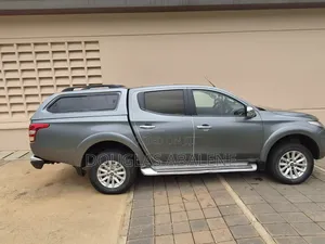 Mitsubishi L200 2018 Gray