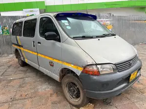 Toyota HiAce 2006 Silver