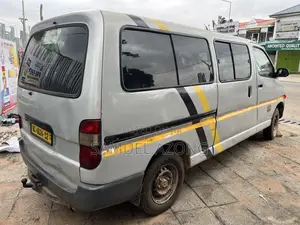Toyota HiAce 2006 Silver