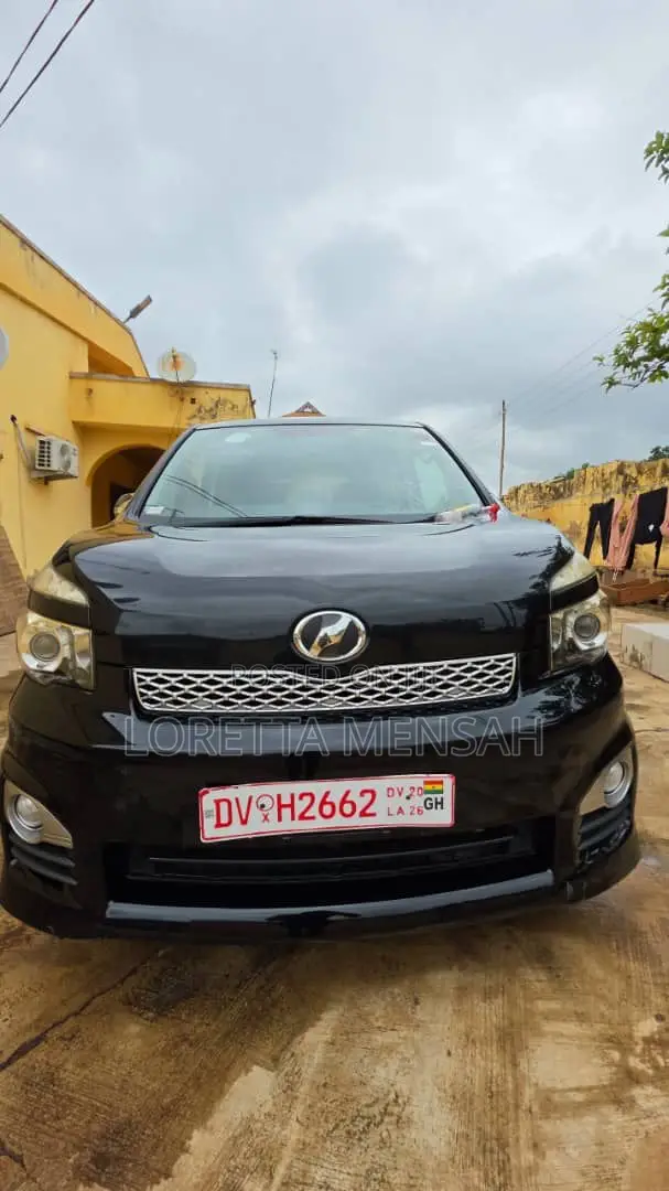 Toyota Voxy X 4WD 8-Seater 2012 Black