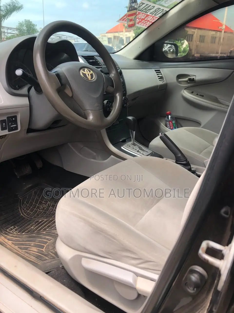 Toyota Corolla LE 4dr Sedan (1.8L 4cyl 4A) 2013 Black