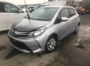 Toyota Vitz 1.3 AWD 5dr 2015 Silver