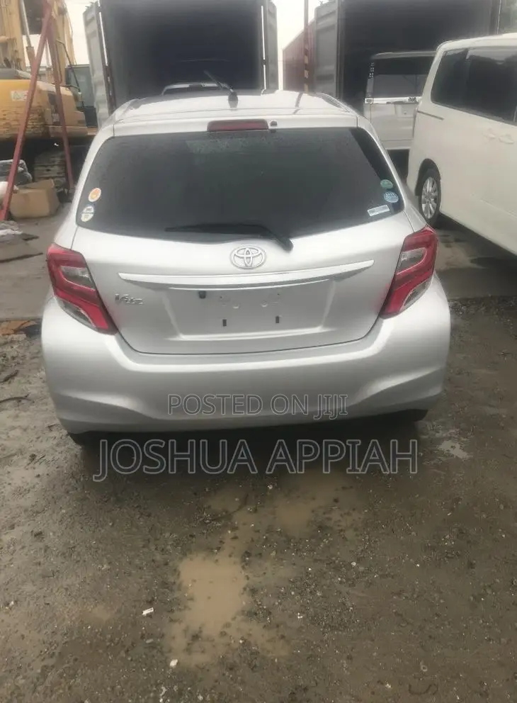 Toyota Vitz 1.3 AWD 5dr 2015 Silver