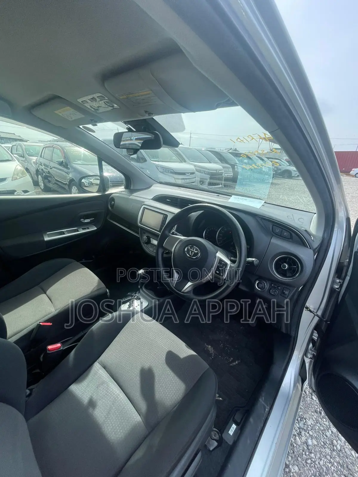 Toyota Vitz 1.3 AWD 5dr 2015 Silver