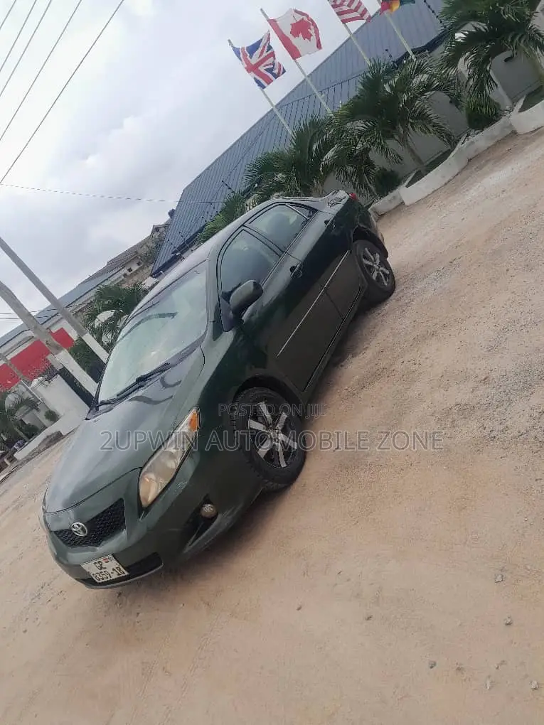 Toyota Corolla 2012 Green