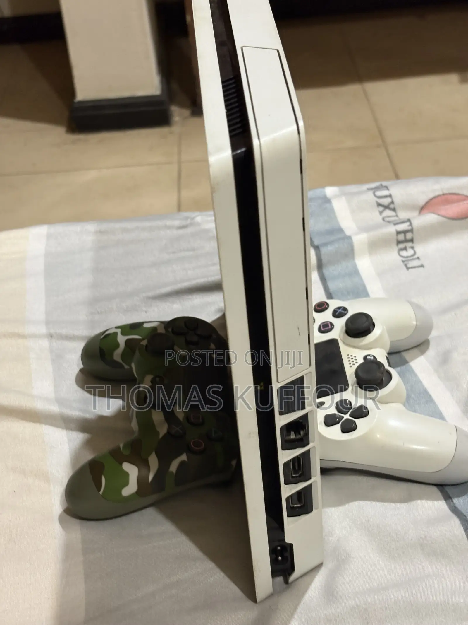 PS4 Slim With 2 Controller and 4 Games
