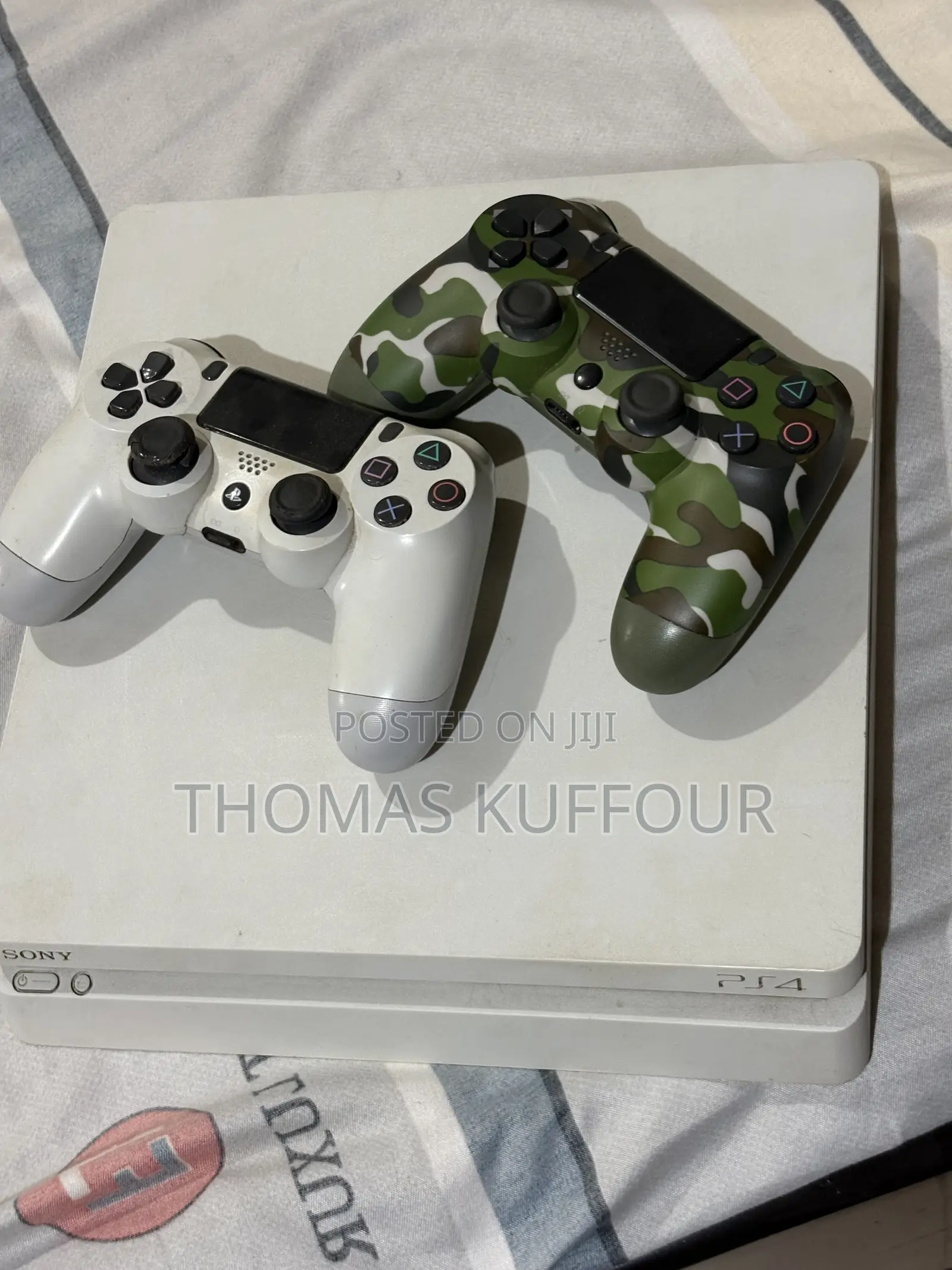 PS4 Slim With 2 Controller and 4 Games