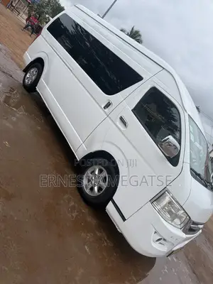 Toyota HiAce 2012 White
