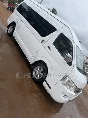 Toyota HiAce 2012 White