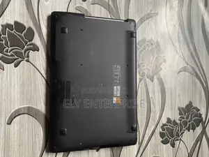 Laptop Asus X551CA 4GB Intel Core i3 HDD 750GB