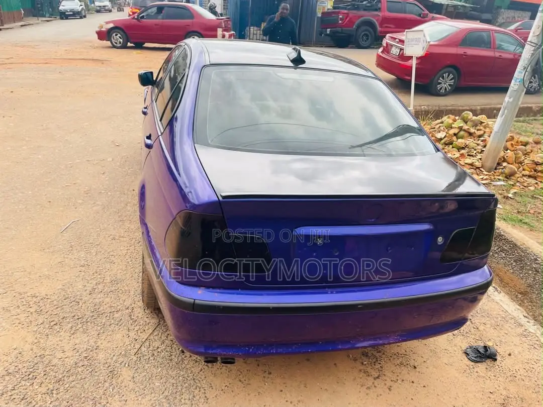BMW 3 Series 320i RWD 2003 Purple