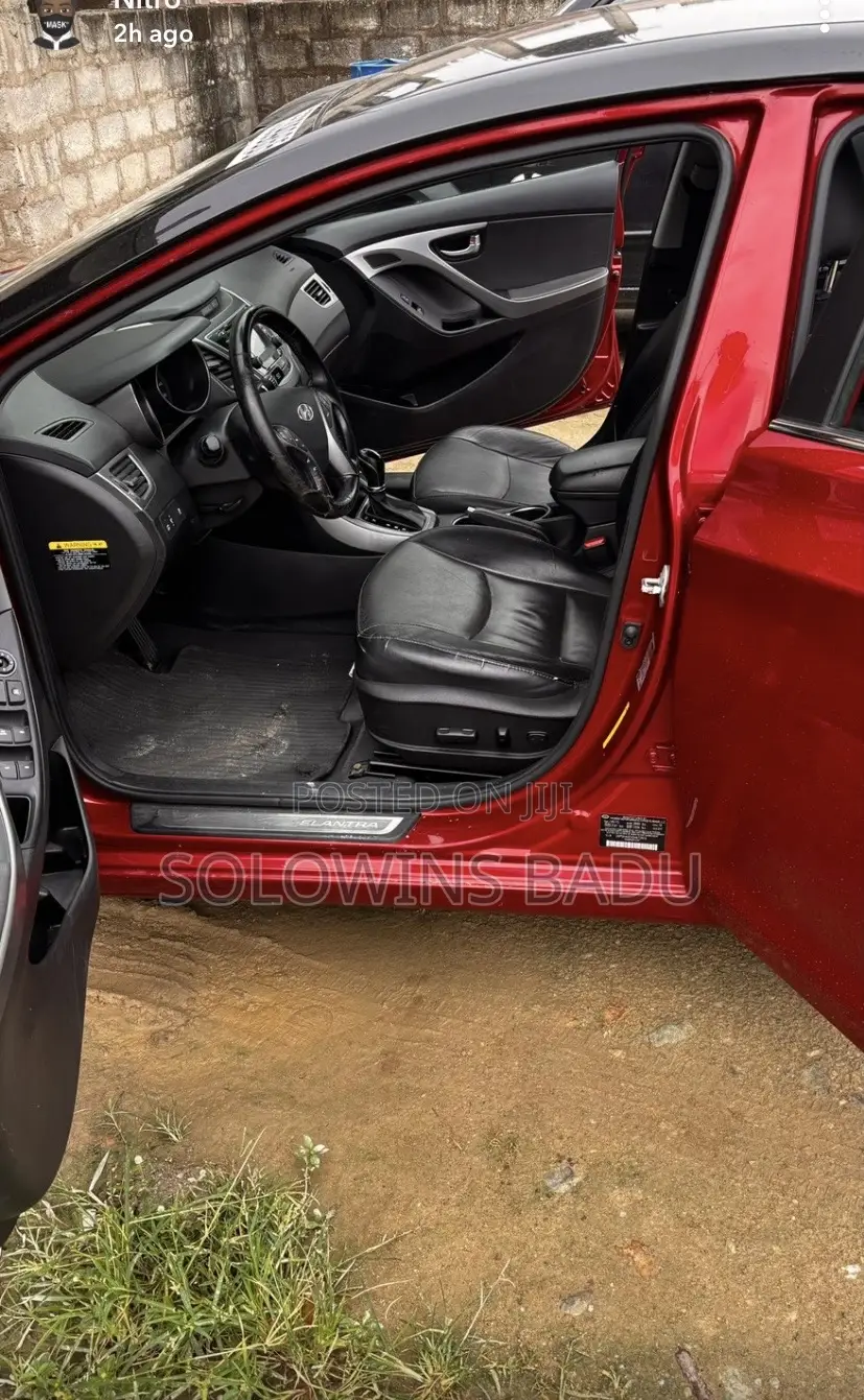 Hyundai Elantra 2016 Red