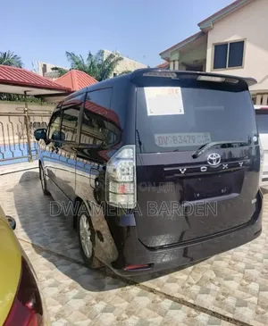 Toyota Voxy 2010 Black