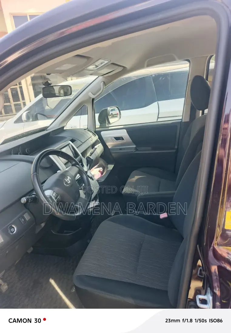 Toyota Voxy 2010 Black