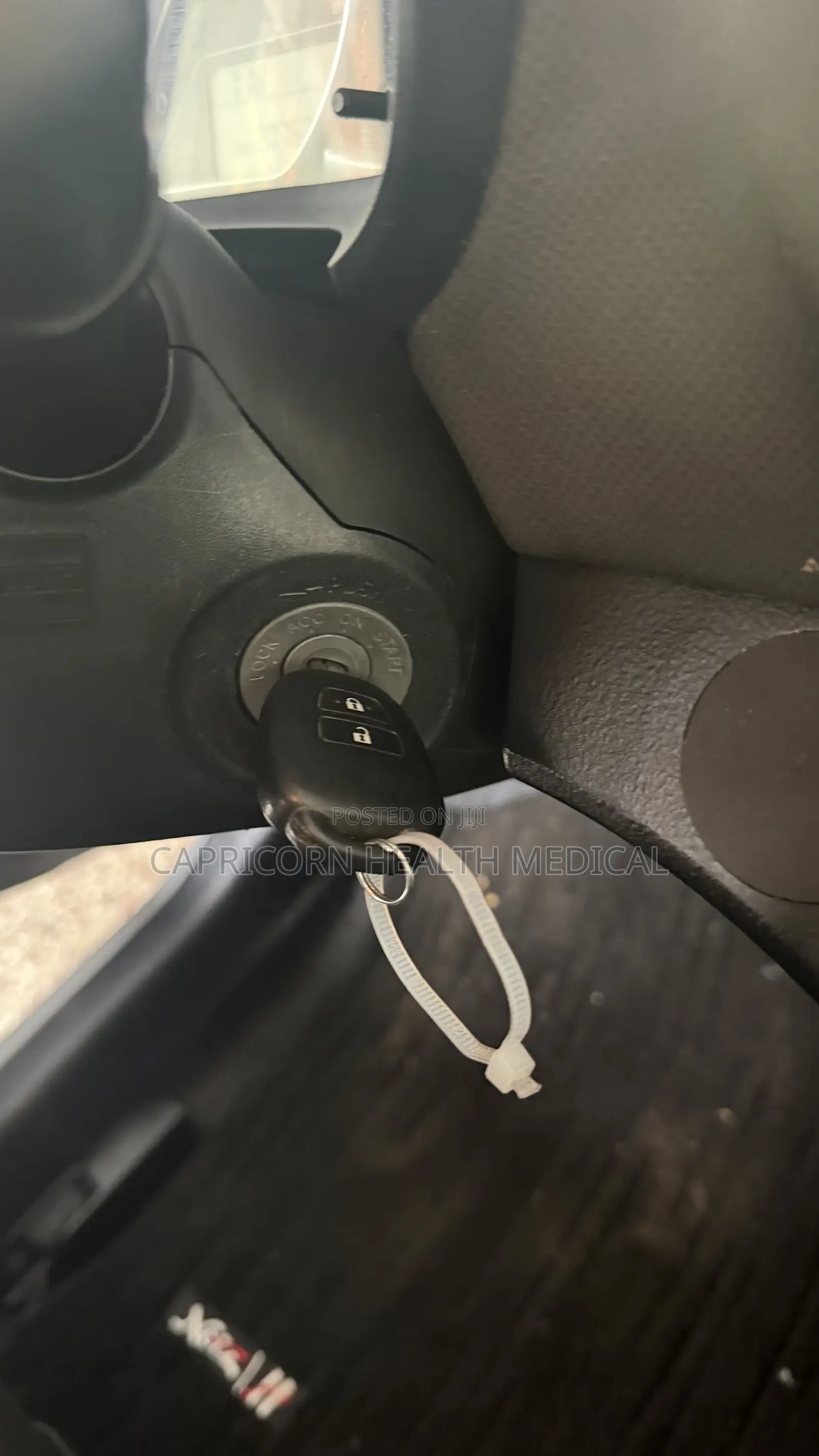 Toyota Vitz 1.0 FWD 5dr 2016 Silver