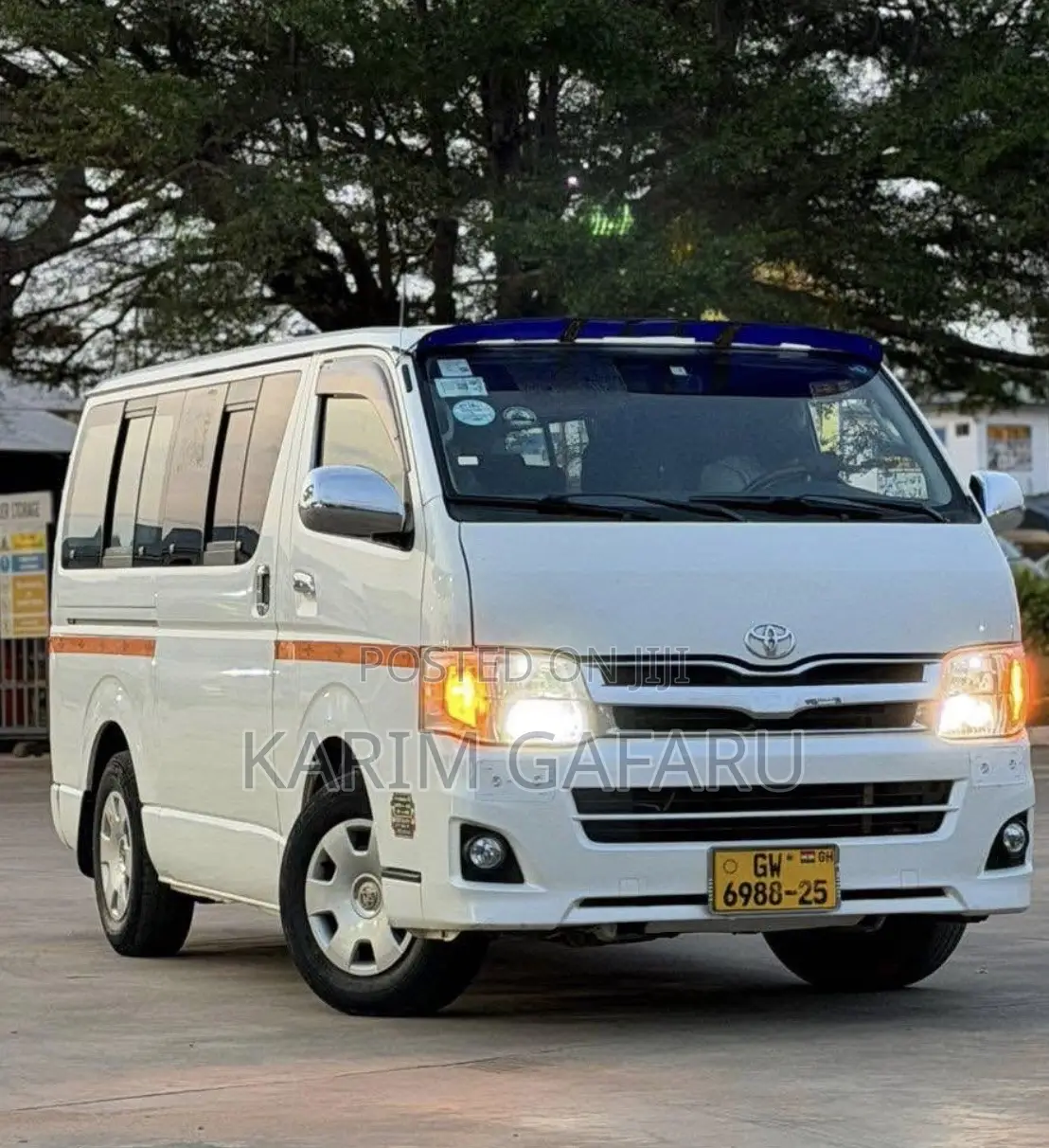 Toyota HiAce 2010 White