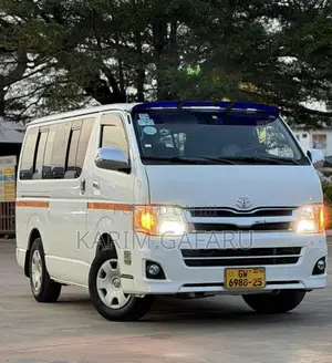 Toyota HiAce 2010 White