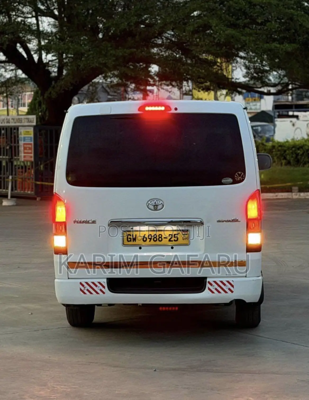 Toyota HiAce 2010 White