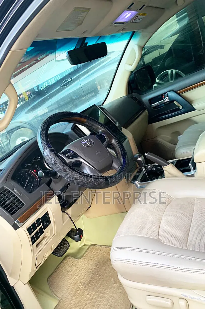 Toyota Land Cruiser 2017 Black