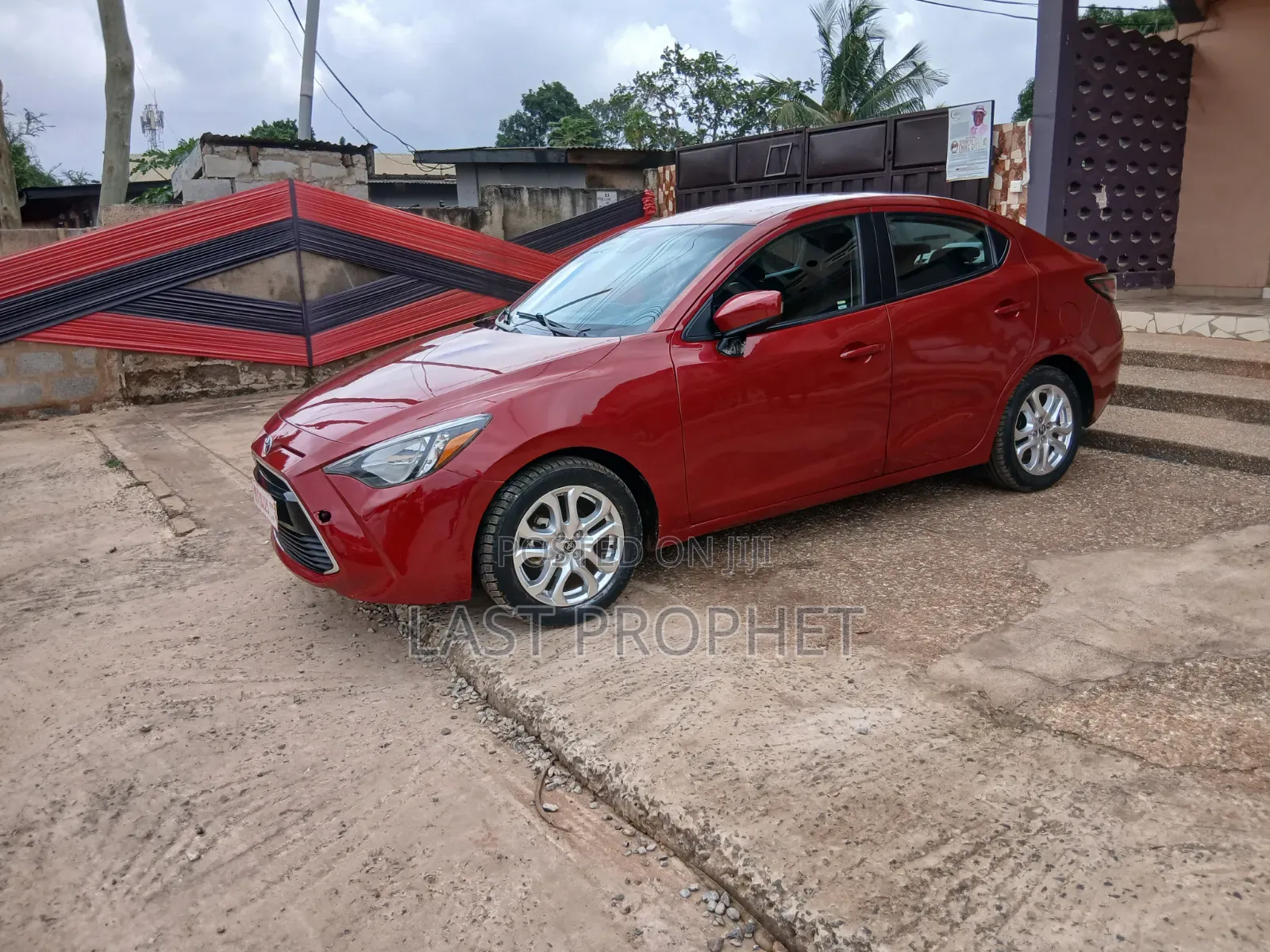 Toyota Yaris 2018 Red