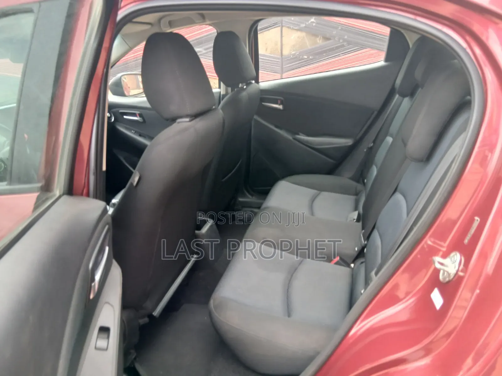 Toyota Yaris 2018 Red