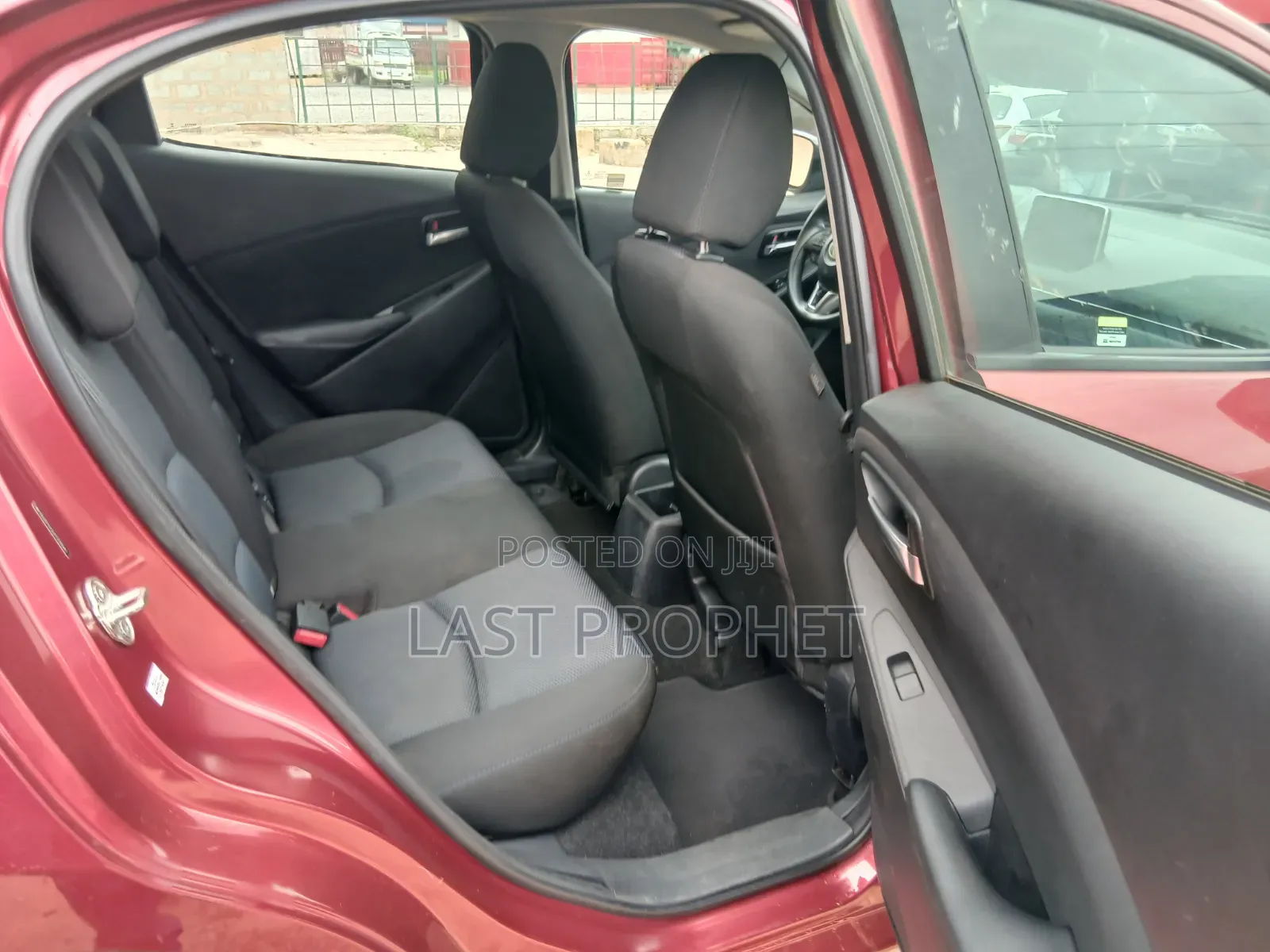 Toyota Yaris 2018 Red