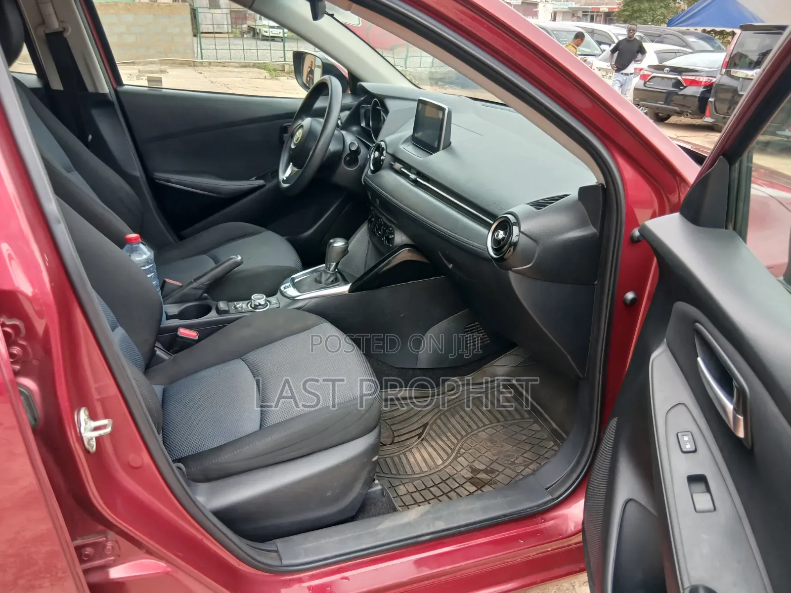 Toyota Yaris 2018 Red