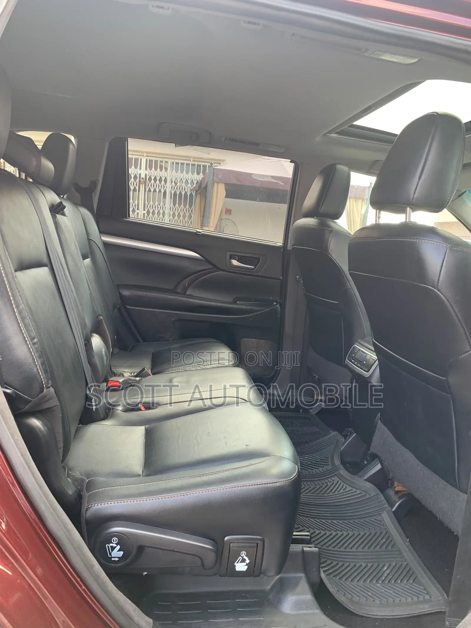 Toyota Highlander LE 4x2 (2.7L 4cyl 6A) 2017 Red