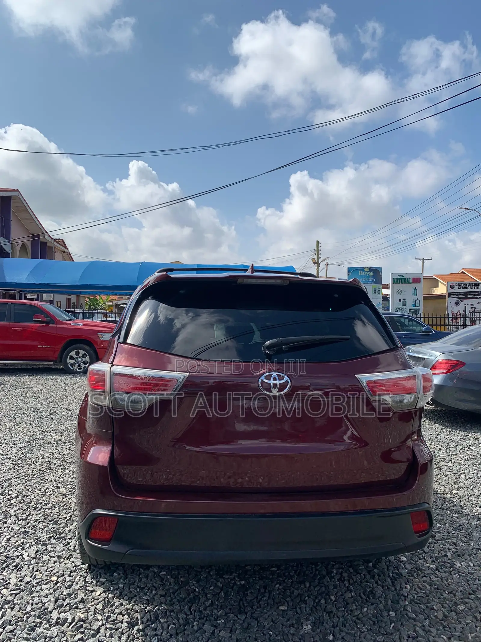 Toyota Highlander LE 4x2 (2.7L 4cyl 6A) 2017 Red