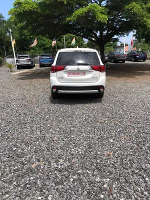 Mitsubishi Outlander 2017 White