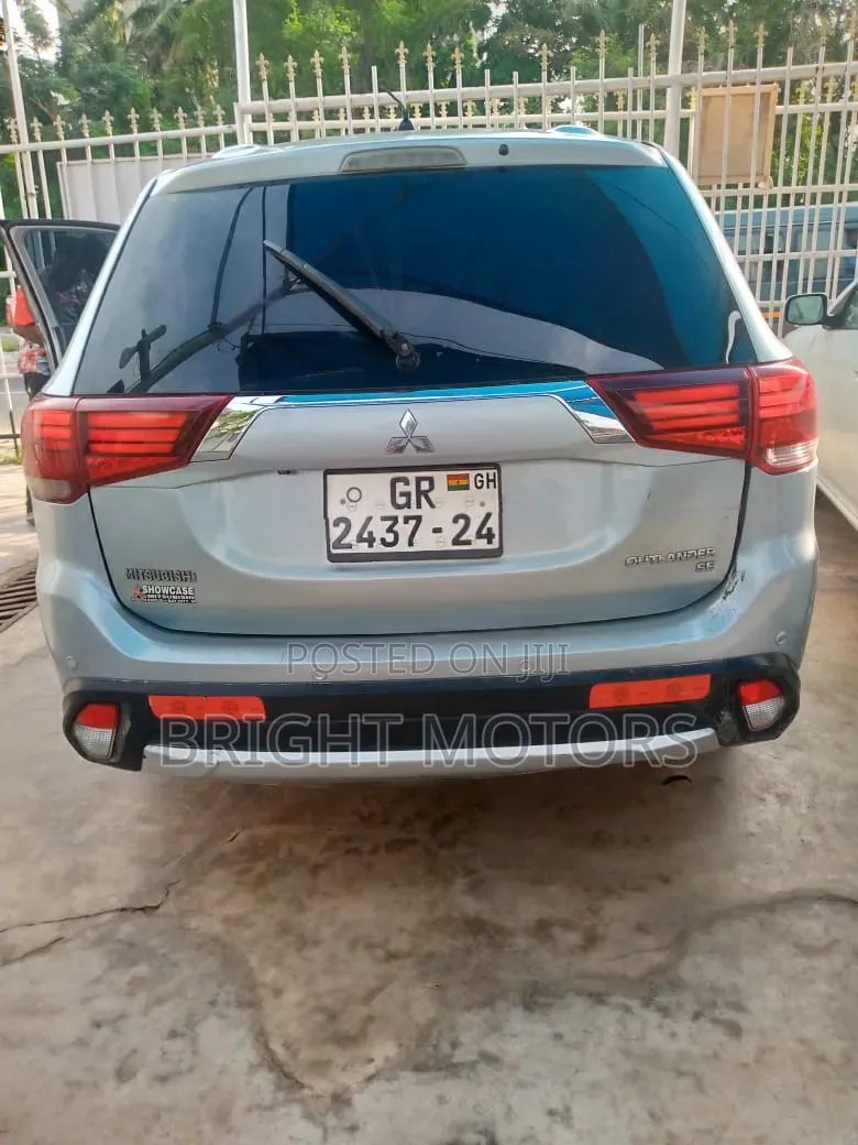 Mitsubishi Outlander 2016 Silver