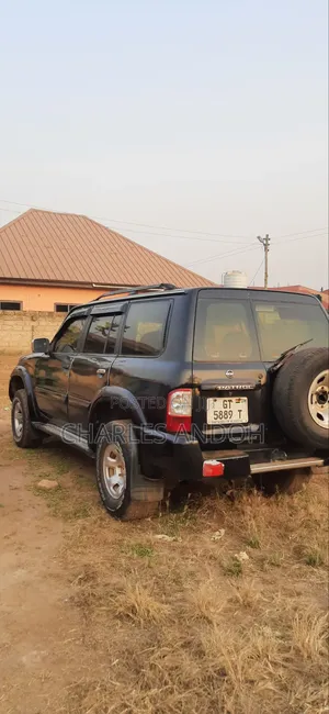 Nissan Patrol 2001 Black