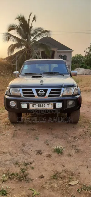 Nissan Patrol 2001 Black