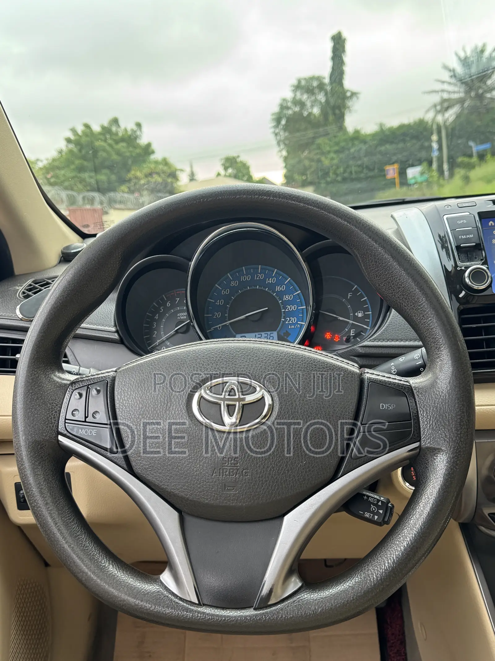 Toyota Yaris SE Hatchback 5dr 2014 Red