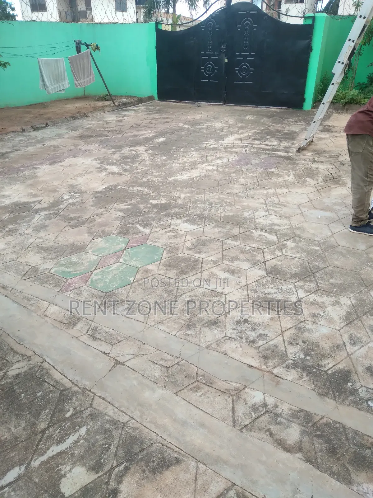 2bdrm Shared Apartment in Ofankor for rent