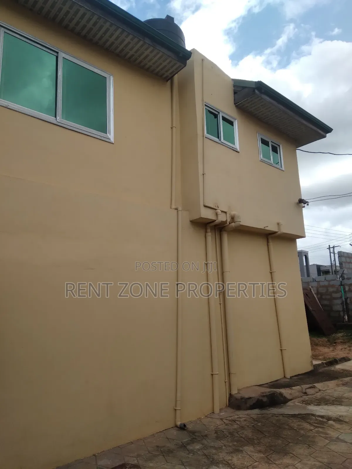 2bdrm Shared Apartment in Ofankor for rent