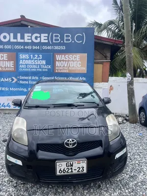 Toyota Vitz 2010 Black