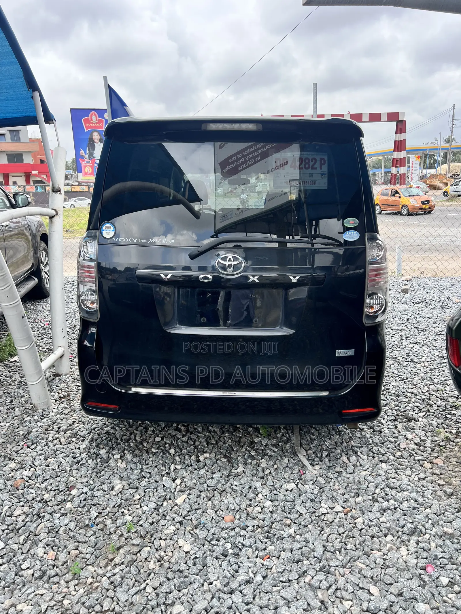 Toyota Voxy 2010 Black