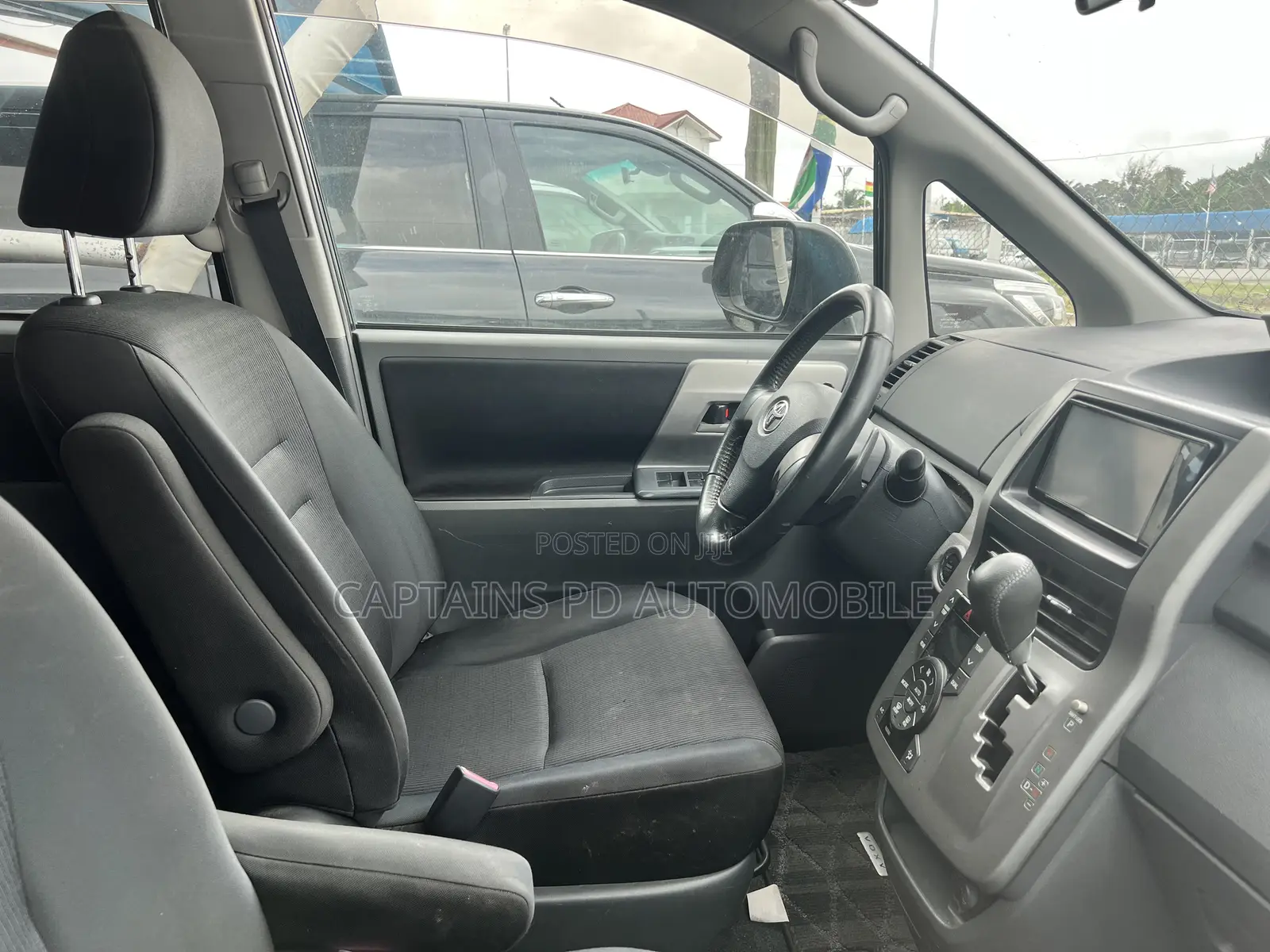 Toyota Voxy 2010 Black