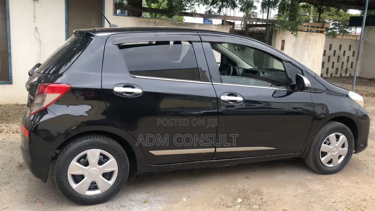 Toyota Vitz 2012 Black