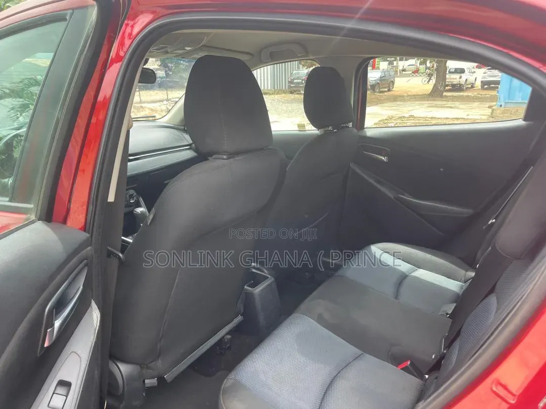 Toyota Yaris iA 1.5 FWD 2018 Red