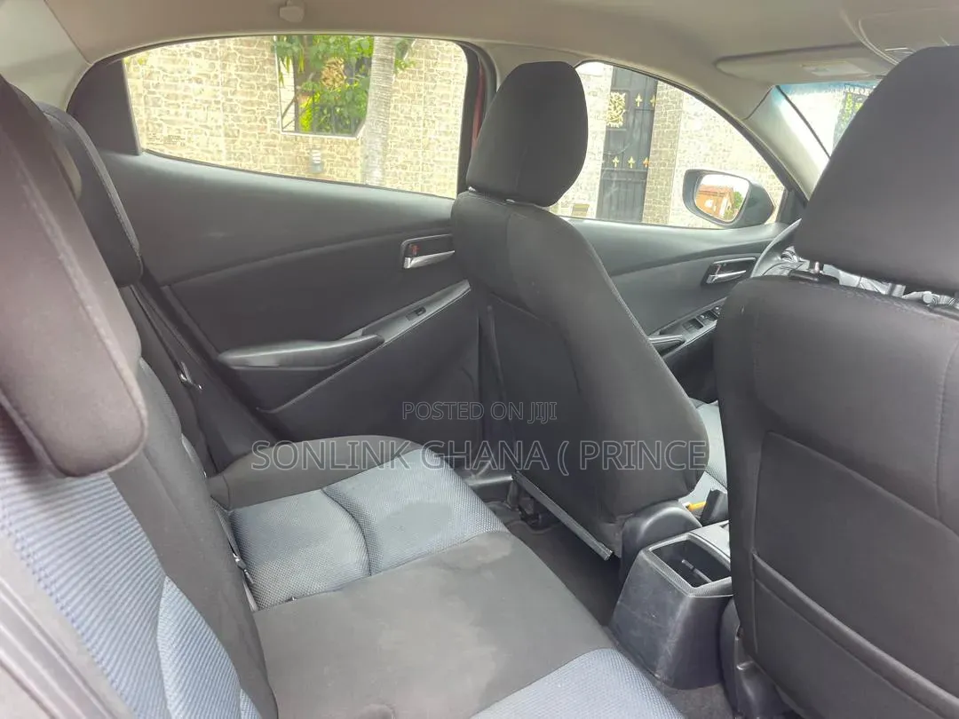 Toyota Yaris iA 1.5 FWD 2018 Red