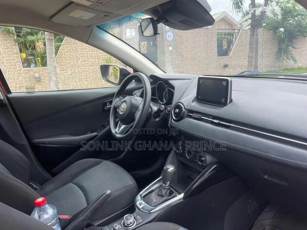 Toyota Yaris iA 1.5 FWD 2018 Red