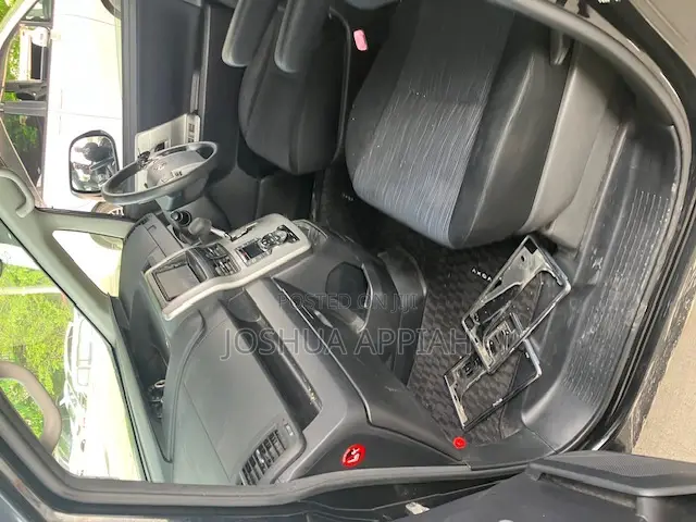 Toyota Voxy 2012 Black